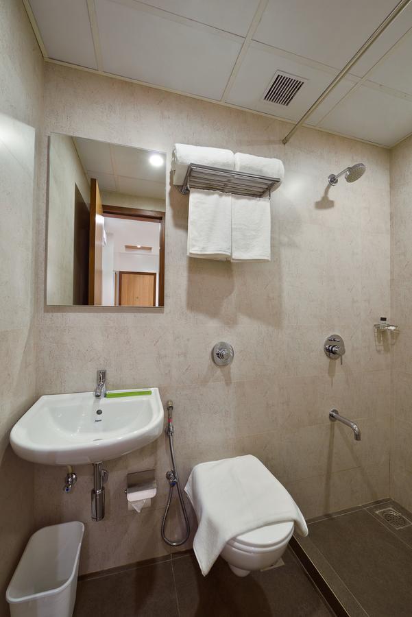 Hotel Leafio-Near Airport Mumbai Exterior foto
