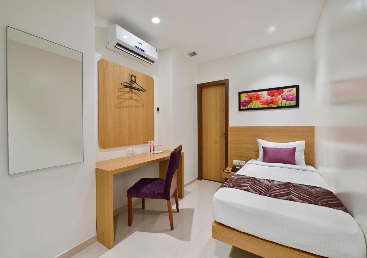 Hotel Leafio-Near Airport Mumbai Exterior foto